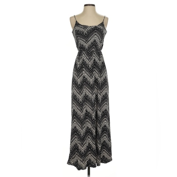 💥Lush Chevron Patterned Black and Tan Maxi Dress L - Picture 2 of 14